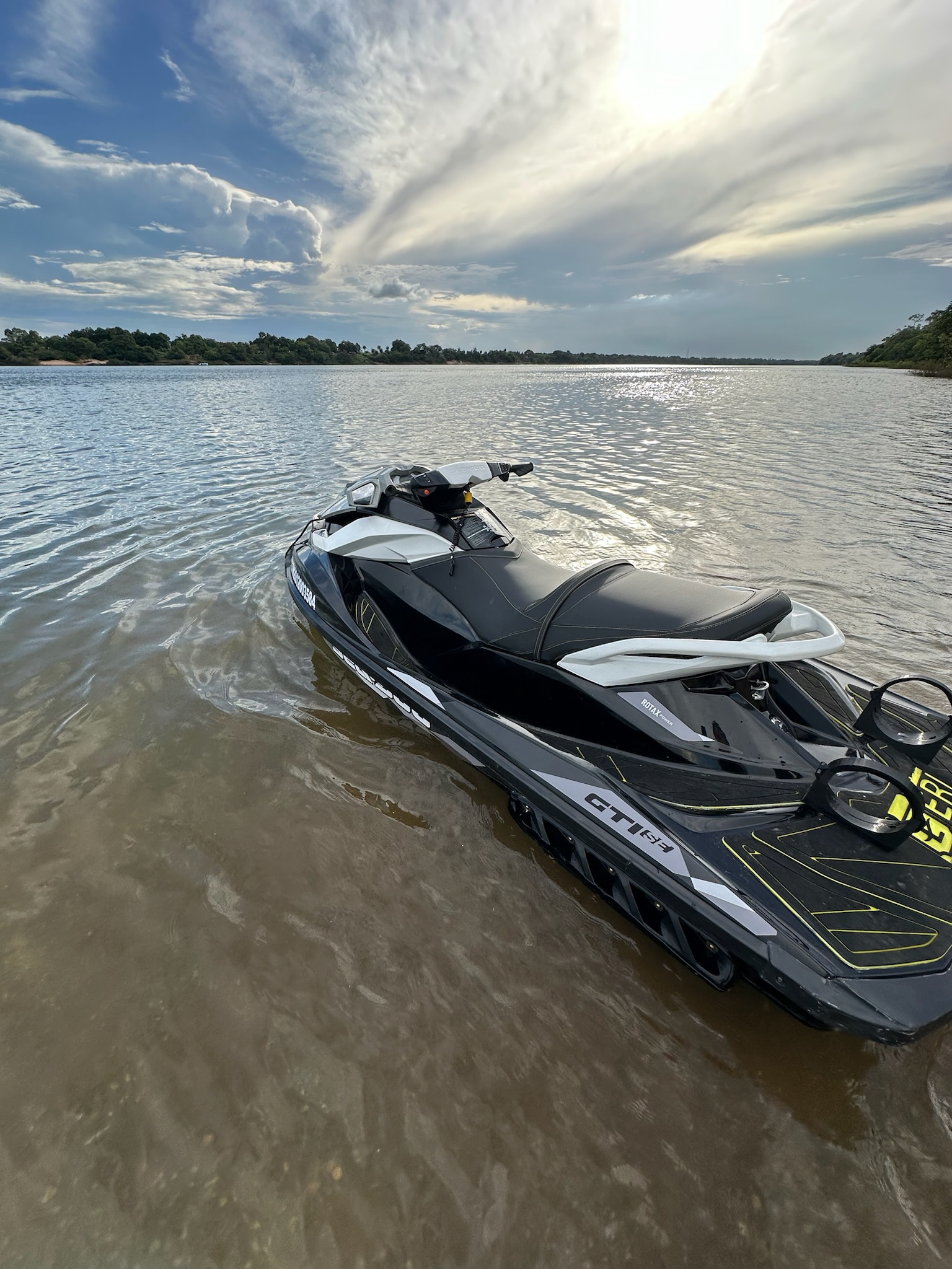 Jetski Sea-Doo - Na margem